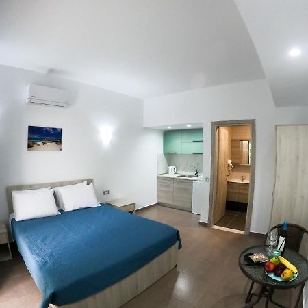 Red Hibiscus Stegna Guest House Archangelos  Exterior foto