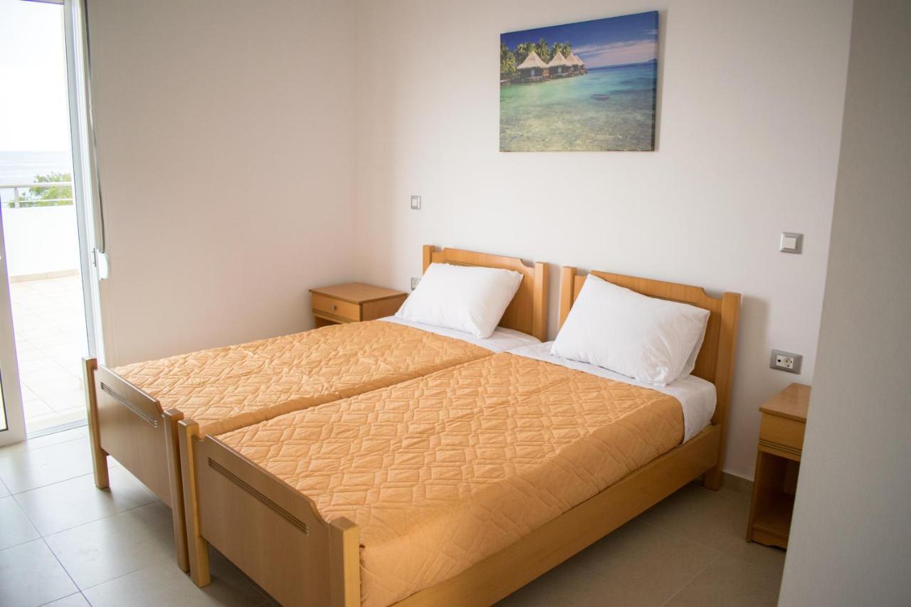 Red Hibiscus Stegna Guest House Archangelos  Exterior foto