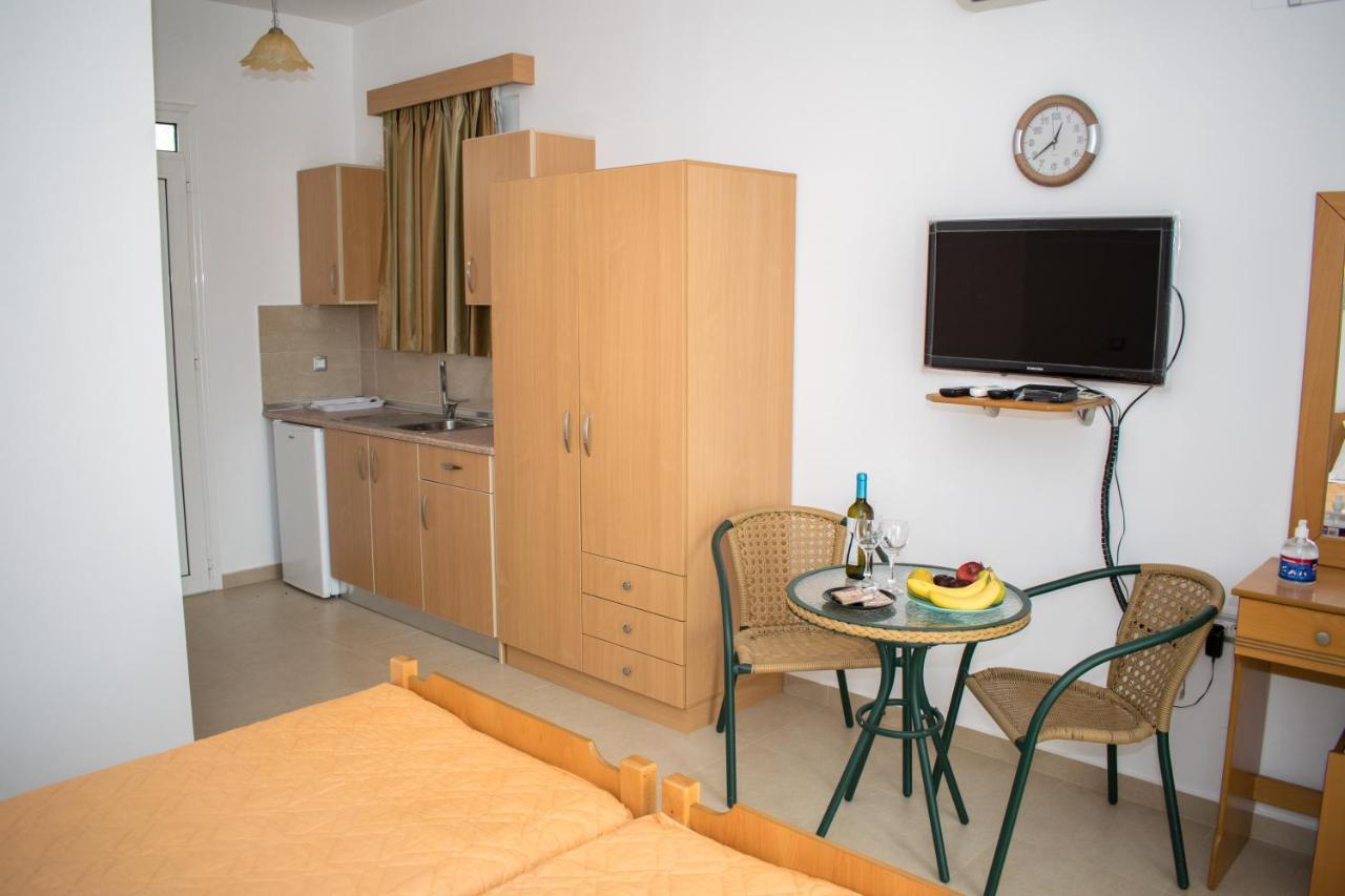 Red Hibiscus Stegna Guest House Archangelos  Exterior foto