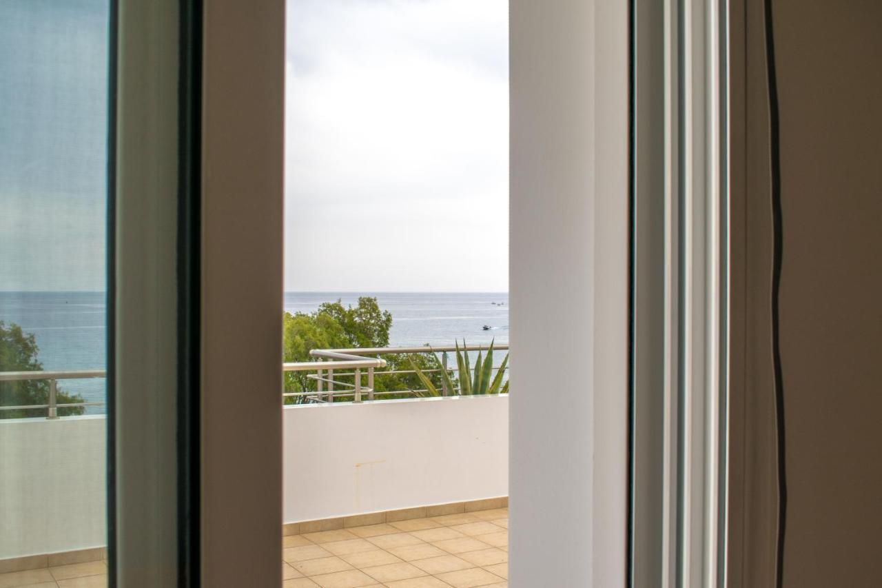 Red Hibiscus Stegna Guest House Archangelos  Exterior foto