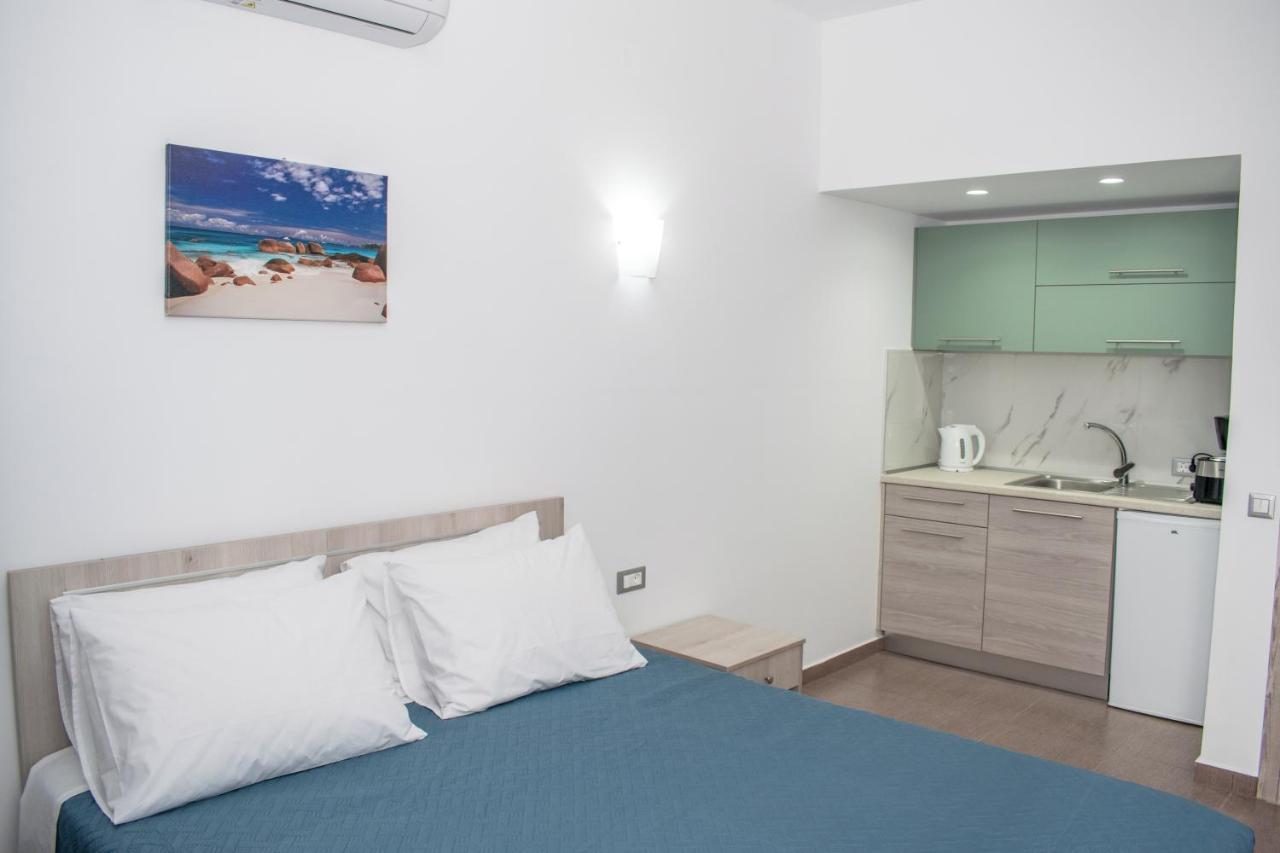 Red Hibiscus Stegna Guest House Archangelos  Exterior foto
