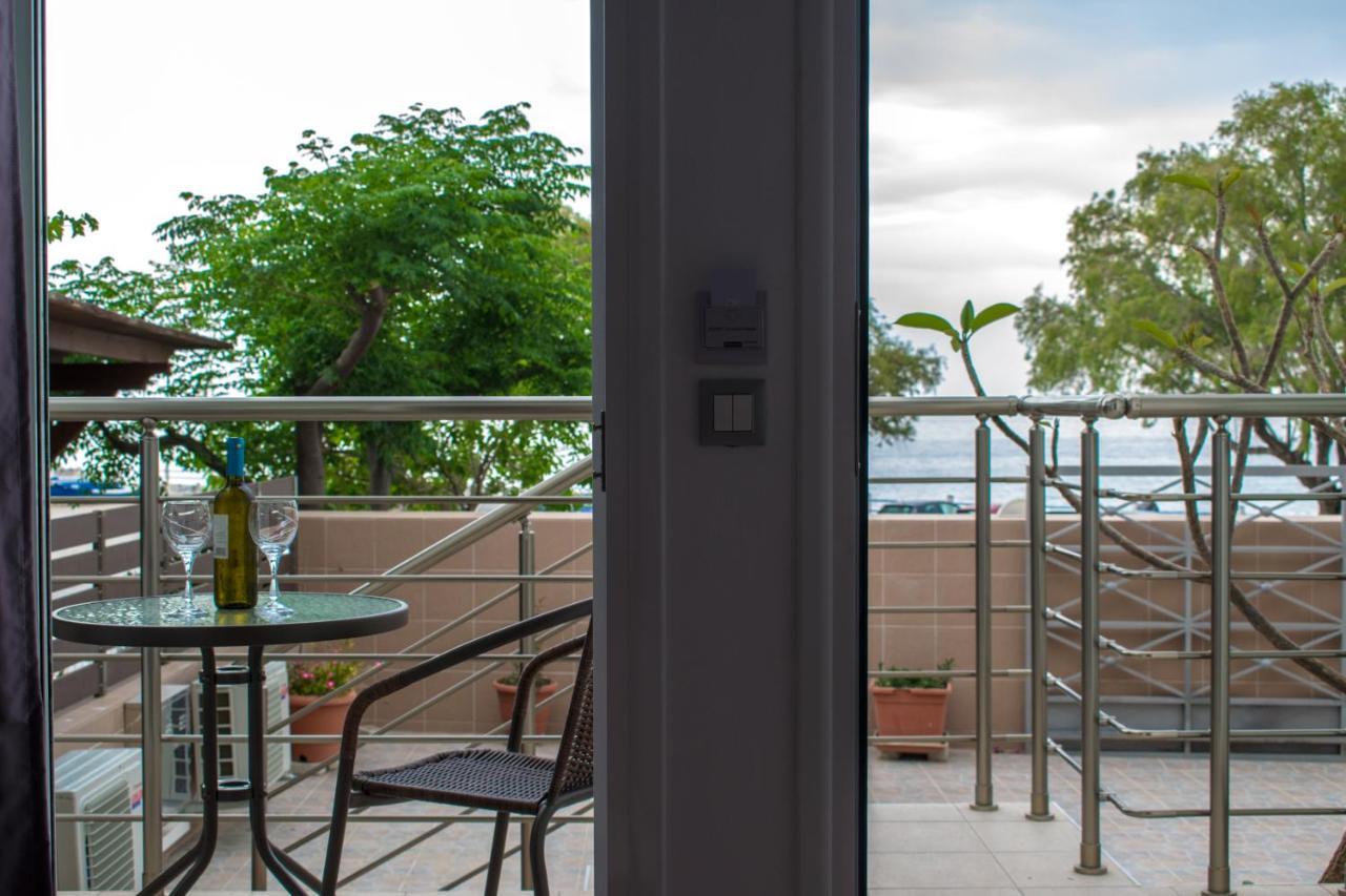 Red Hibiscus Stegna Guest House Archangelos  Exterior foto