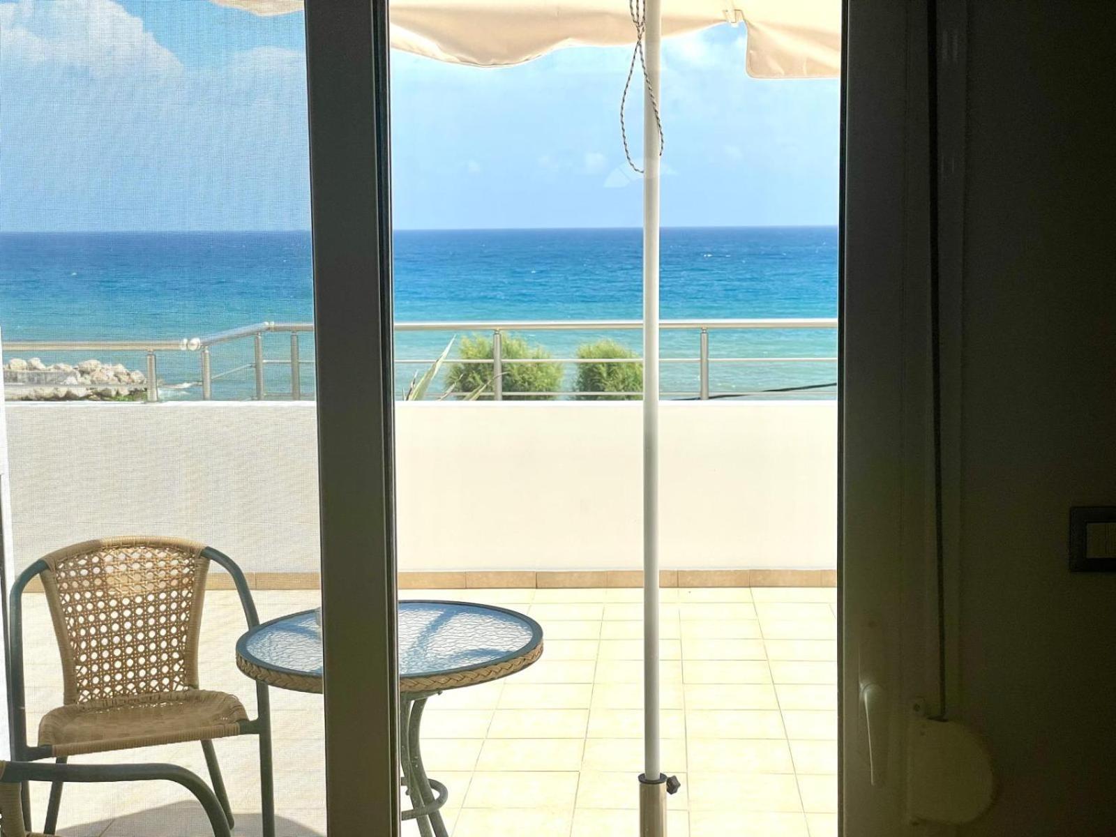 Red Hibiscus Stegna Guest House Archangelos  Exterior foto