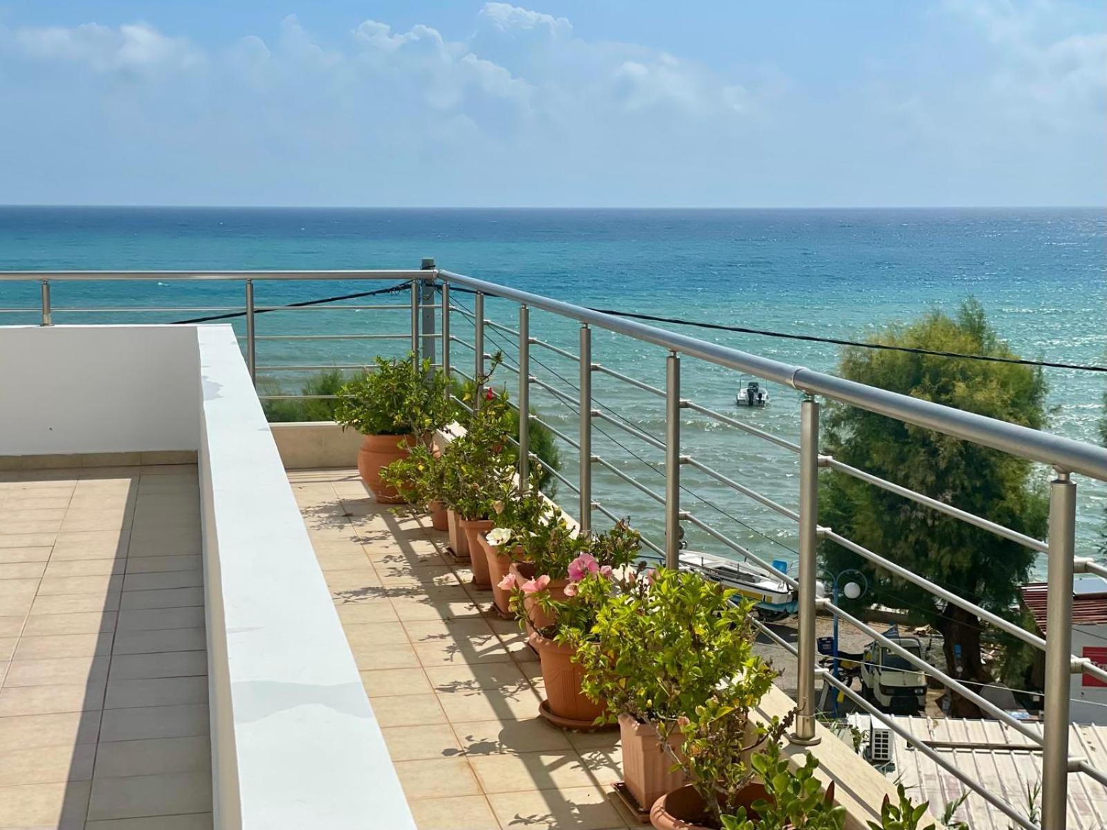 Red Hibiscus Stegna Guest House Archangelos  Exterior foto