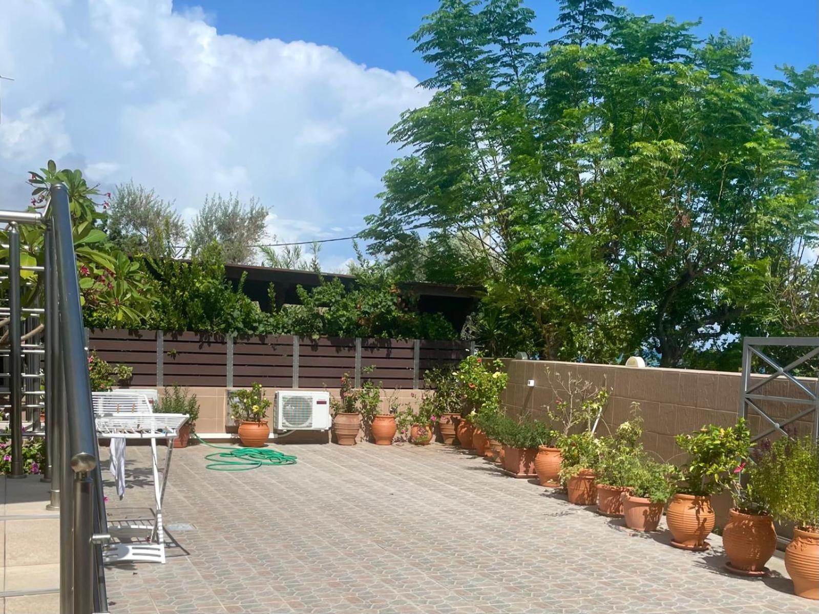 Red Hibiscus Stegna Guest House Archangelos  Exterior foto